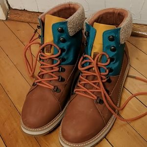 Tom's waterproof boots